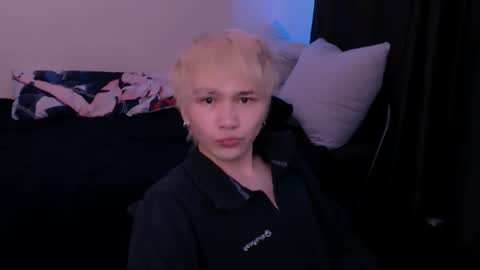 Snapshot of rennuts chatting on 03.03.26 rennuts online show from 03.03.26