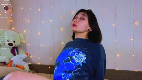 Snapshot of renochka chatting on 02.07.25 renochka online show from 02.07.25