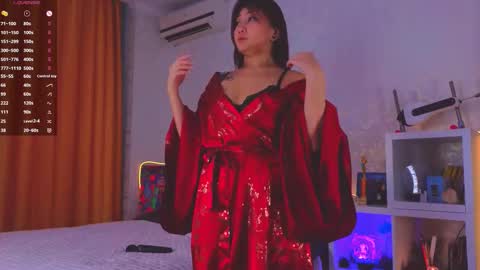 Snapshot of renochka chatting on 11.10.25 renochka online show from 11.10.25