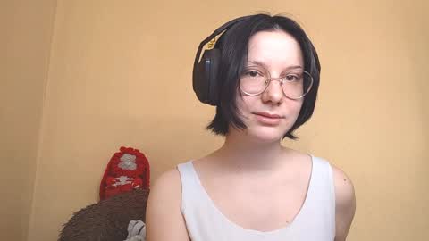 Snapshot of retaroessler chatting on 04.06.26 Sofia online show from 04.06.26