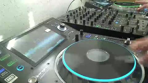 Snapshot of reticuli chatting on 12.21.24 GearPorn online show from 12.21.24