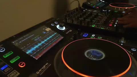 Snapshot of reticuli chatting on 02.06.25 GearPorn online show from 02.06.25