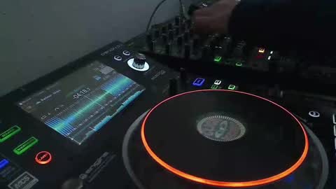 Snapshot of reticuli chatting on 02.16.25 GearPorn online show from 02.16.25