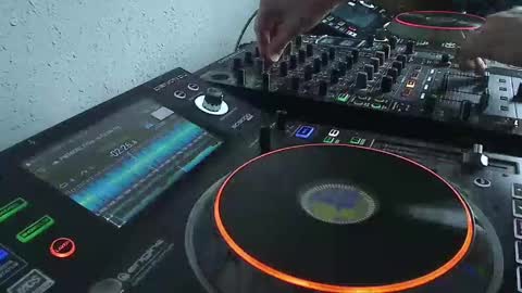 Snapshot of reticuli chatting on 03.01.25 GearPorn online show from 03.01.25