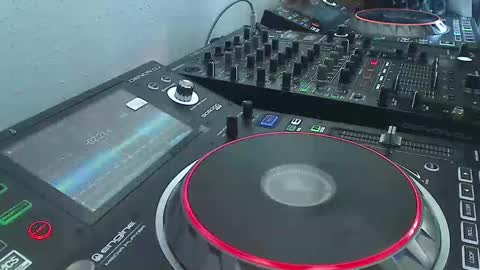 Snapshot of reticuli chatting on 03.02.25 GearPorn online show from 03.02.25