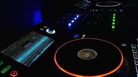 Snapshot of reticuli chatting on 10.07.25 GearPorn online show from 10.07.25