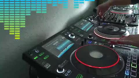 Snapshot of reticuli chatting on 10.26.25 GearPorn online show from 10.26.25