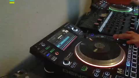 Snapshot of reticuli chatting on 11.02.25 GearPorn online show from 11.02.25