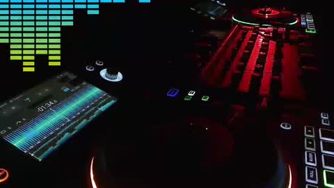 Snapshot of reticuli chatting on 11.13.25 GearPorn online show from 11.13.25