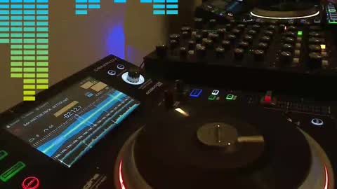 Snapshot of reticuli chatting on 12.13.25 GearPorn online show from 12.13.25