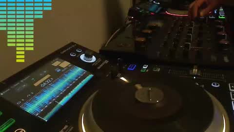 Snapshot of reticuli chatting on 02.01.26 GearPorn online show from 02.01.26