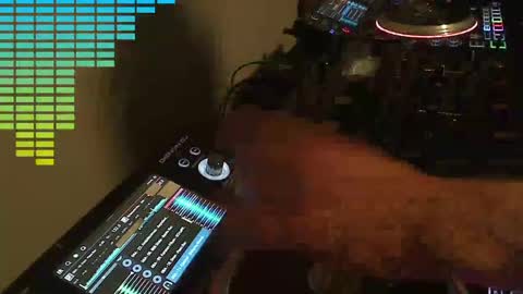Snapshot of reticuli chatting on 05.15.26 GearPorn online show from 05.15.26