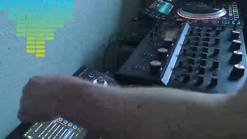 Snapshot of reticuli chatting on 05.17.26 GearPorn online show from 05.17.26