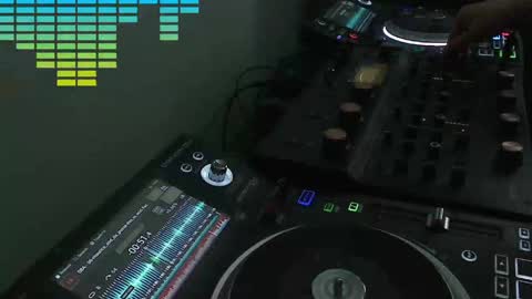 Snapshot of reticuli chatting on 06.06.26 GearPorn online show from 06.06.26