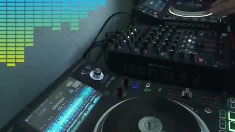 Snapshot of reticuli chatting on 07.13.26 GearPorn online show from 07.13.26