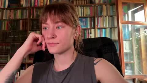 Snapshot of retromarie chatting on 05.24.26 Rie online show from 05.24.26