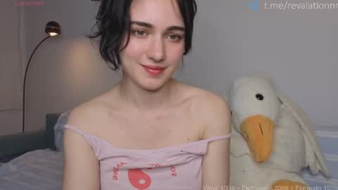 Snapshot of revalation_ chatting on 05.28.26 Ewiwi online show from 05.28.26