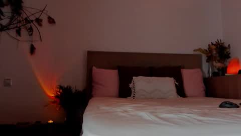 revealyourdarkdesires online show from 03.05.26