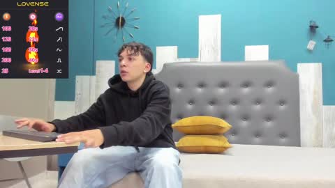 Snapshot of rhaegal_hot chatting on 12.19.24 Rhaegal online show from 12.19.24