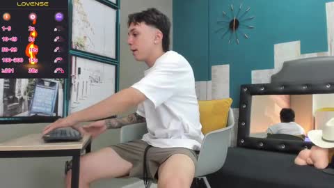 Snapshot of rhaegal_hot chatting on 12.20.24 Rhaegal online show from 12.20.24