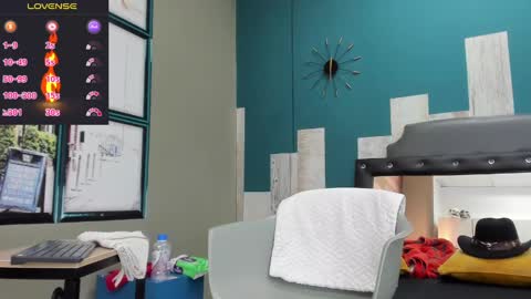 Snapshot of rhaegal_hot chatting on 12.22.24 Rhaegal online show from 12.22.24