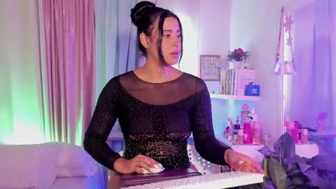 Snapshot of rhaenyra_ chatting on 06.16.26 Rhaenyra online show from 06.16.26