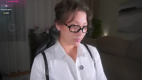 Snapshot of rhebageigel chatting on 07.10.26 Nanami online show from 07.10.26