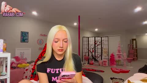 Snapshot of riababe chatting on 12.05.25 ria online show from 12.05.25