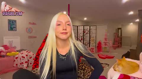 Snapshot of riababe chatting on 12.14.25 ria online show from 12.14.25