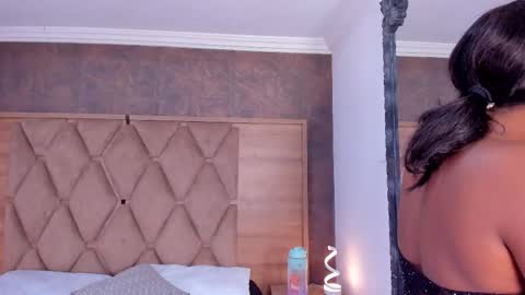 Riana online show from 10.27.25