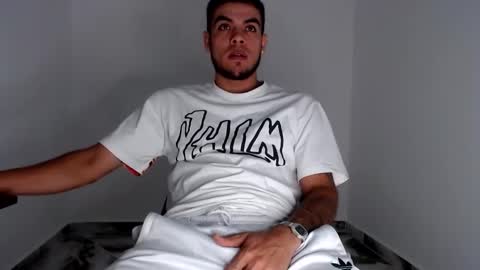 Snapshot of riancum chatting on 11.22.25 juan online show from 11.22.25