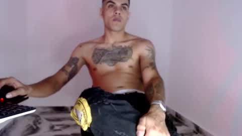 Snapshot of riancum chatting on 11.29.25 juan online show from 11.29.25