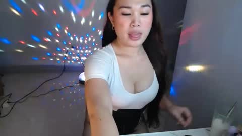 Snapshot of ricaluvzz chatting on 11.13.25 RICA online show from 11.13.25