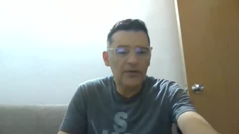 Snapshot of ricardofor4 chatting on 11.15.25 hotanytime online show from 11.15.25