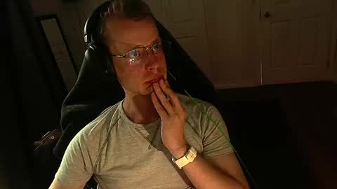Snapshot of rickgosling chatting on 05.27.26 rickgosling online show from 05.27.26