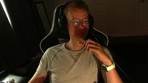 Snapshot of rickgosling chatting on 05.27.26 rickgosling online show from 05.27.26