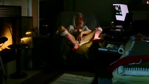 PINK HOLE TWINK online show from 12.25.24