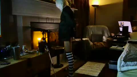 PINK HOLE TWINK online show from 01.17.25