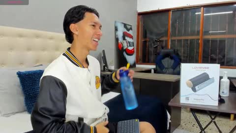 Snapshot of ricky_backus chatting on 02.16.25 Ricky Backus online show from 02.16.25