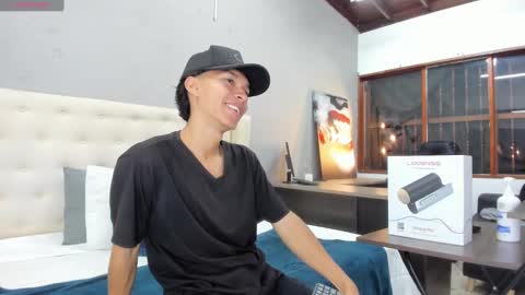 Snapshot of ricky_backus chatting on 02.20.25 Ricky Backus online show from 02.20.25