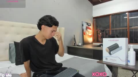 Snapshot of ricky_backus chatting on 02.24.25 Ricky Backus online show from 02.24.25