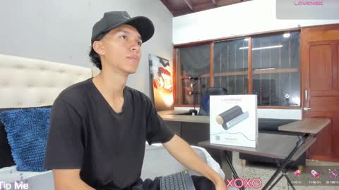 Snapshot of ricky_backus chatting on 02.26.25 Ricky Backus online show from 02.26.25