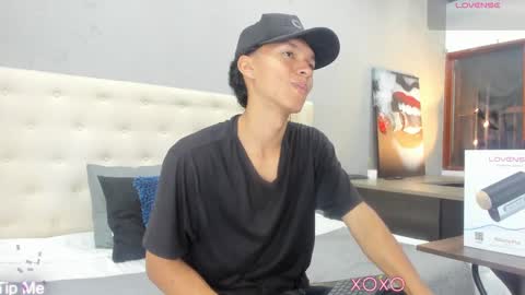 Snapshot of ricky_backus chatting on 02.28.25 Ricky Backus online show from 02.28.25