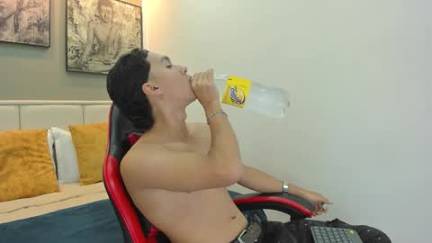 Snapshot of ricky_backus chatting on 11.01.25 Ricky Backus online show from 11.01.25