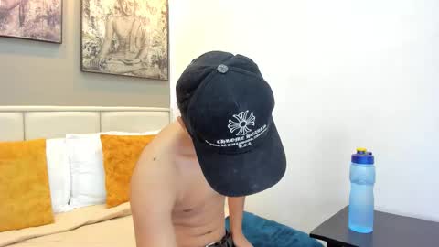 Snapshot of ricky_backus chatting on 11.04.25 Ricky Backus online show from 11.04.25