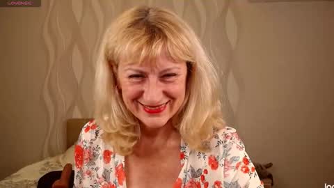 Riley online show from 10.11.25