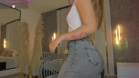 Riley Sierra online show from 04.10.26