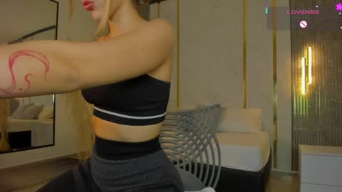 Snapshot of riley_sierra chatting on 05.20.26 Riley Sierra online show from 05.20.26