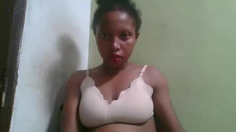 Snapshot of rinah654271 chatting on 04.27.26 rinah654271 online show from 04.27.26