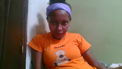 Snapshot of rinah654271 chatting on 05.14.26 rinah654271 online show from 05.14.26